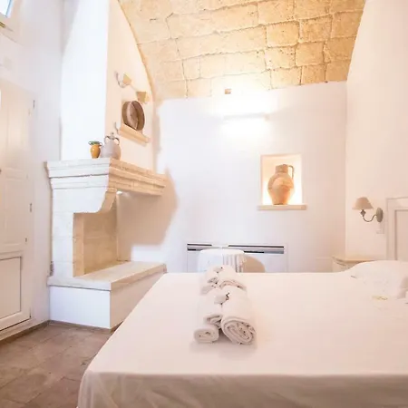 Corte Di Bonifacio Typical Bed And Breakfast Casarano Exterior foto